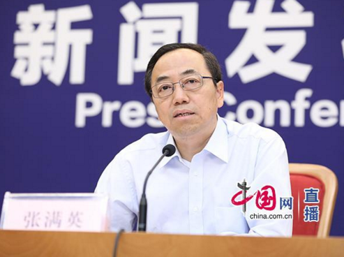 國家發(fā)改委今日召開新聞發(fā)布會，介紹輸配電價改革及價格市場化程度測算有關(guān)情況。國家發(fā)改委價格司巡視員張滿英表示，國家采取措施緩解實體經(jīng)濟困難，從電價方面來講，今年是輸配電價改革力度最大的一年，上半年完成兩批涉及26個省，完成降價380億