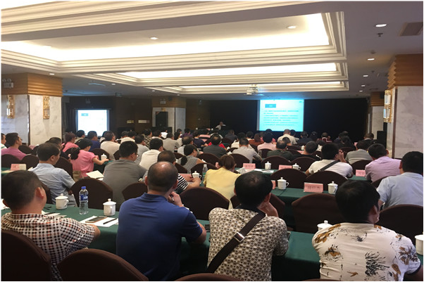 8月14日，貴州電力市場管理委員會在貴龍飯店舉辦了電力市場化交易專題培訓。電力交易中心有關專家應邀對貴州電力市場主體市場化交易行為星級信用評價進行了解讀，并對貴州電力市場合同電量轉(zhuǎn)讓交易實施辦法進行了深入分析，各發(fā)電企業(yè)、售電企業(yè)和電力用戶代表共140余人參加培訓
