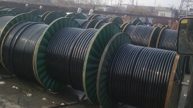 8月21日，河南鄭州召開了全省電線電纜生產(chǎn)企業(yè)質(zhì)量提升專項(xiàng)整治暨電氣火災(zāi)綜合治理約談會(huì)。會(huì)上公布，在近期開展的電線電纜專項(xiàng)整治行動(dòng)中，產(chǎn)品抽檢合格率為92.5%