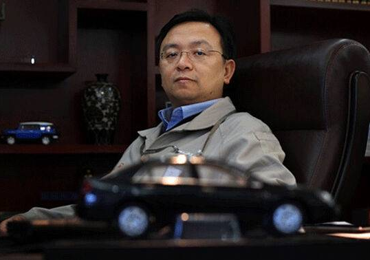8月22日，比亞迪總裁王傳福在深圳比亞迪總部接受記者采訪(fǎng)時(shí)稱(chēng)，比亞迪從明年開(kāi)始，將主推10萬(wàn)元以下的小微純電動(dòng)車(chē)。比亞迪是中國(guó)新能源汽車(chē)的領(lǐng)導(dǎo)者，2008年開(kāi)始推出插電混動(dòng)車(chē)，此后推出第一款純電動(dòng)車(chē)e6,售價(jià)在30萬(wàn)元-40萬(wàn)元之間