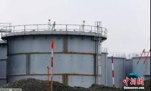 據(jù)日媒報(bào)道，關(guān)于日本東京電力公司福島第一核電站1至4號(hào)機(jī)組周圍約1.5公里地層凍結(jié)應(yīng)對(duì)核污水的“凍土遮水壁”，東電本月22日對(duì)其中廠房西側(cè)剩余約7米未凍結(jié)部分進(jìn)行凍結(jié)。凍結(jié)工作完成需要花費(fèi)數(shù)月，預(yù)計(jì)最快今年秋季完成
