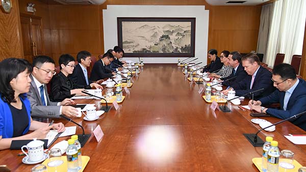國家能源局新公布的官方消息顯示，國家能源局核電司原司長劉寶華已升任為國家能源局副局長。9月4日，國家能源局官網(wǎng)發(fā)布消息稱，8月31日，國家能源局副局長劉寶華在北京會見法國阿海琺公司首席執(zhí)行官方特納一行，雙方就中國“十三五”能源規(guī)劃、現(xiàn)有合作項目、未來合作前景和當(dāng)前主要工作等交換了意見