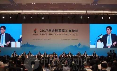 9月4日，在2017金砖国家工商论坛“互联互通”专题研讨环节，国家电网公司董事长、B20中国工商理事会主席舒印彪表示，基础设施互联互通是重要的物质基础，是物畅其流、地尽其利、人尽其才的物质基础，是能够扩大实现资源共享、互利共赢的物质基础。国家电网公司董事长舒印彪舒印彪介绍，国家电网公司多年来致力于在各国、特别是在金砖国家的基础设施互联互通工作，在7个国家和地区运营着重要的能源资产，成功投资运营菲律宾、巴西、意大利、希腊等7个国家和地区的骨干能源网，累计投资156亿美元，管理境外资产
