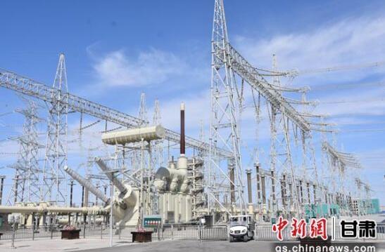 “截至9月2日，甘肃酒湖直流祁连换流站已经通过正负800千伏特高压直流输电工程成功向湖南韶山换流站输送电量25亿度。”酒湖直流祁连换流站副站长李宁瑞表示