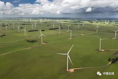 意大利电力公司Enel集团本周发布公告称，公司在秘鲁建设的第一座风电场已经开始动工，装机容量达到132兆瓦。据介绍，这座风电场Wayra I位于Ica地区Marcona区，是目前秘鲁最大的风电场，由Enel集团在秘鲁的子公司Enel Green Power Peru负责建设