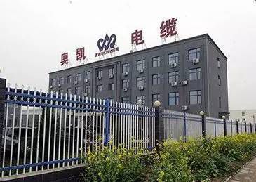 发酵月余的西安地铁“问题电缆”事件，导致14名公职人员被查，其中西安市地铁系统7人、质监系统7人。这起质量安全事件，板子最终落在低价竞标和质量验收两个环节上