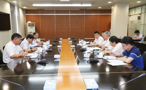 9月1日，中核集团董事长、党组书记王寿君在集团公司总部会见了中陕核工业集团董事长、党委书记张斌成，副总经理、总工程师王建国一行。双方就深化合作事宜进行了会谈
