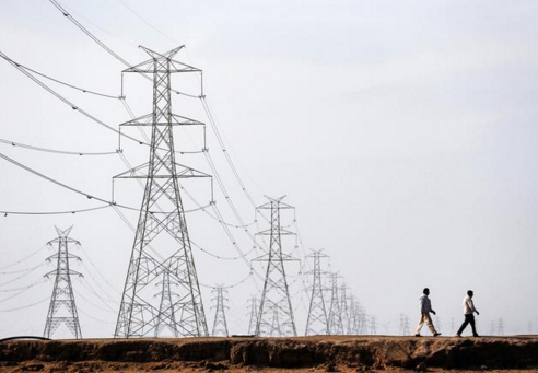  3月29日，印度电力部宣布印度首次从电力净进口国转变为电力净出口国：在2016年至2017年期间，印度从不丹进口了约55.85亿千瓦时的电力，而向尼泊尔、孟加拉国和缅甸共出口了约57.98亿千瓦时的电力，超出进口量2亿多千瓦时。一直以来，印度都是一个电力紧缺的国家，2015年人均年电力消费只有1000多千瓦时(约为中国的四分之一)，尚仍有2.4亿人口未能通电，占印度总人口的将近20%