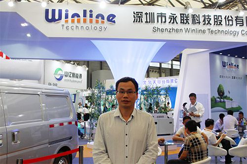 （記者 陳艷清）縱覽光伏逆變器市場，企業(yè)呈現(xiàn)多元化發(fā)展，有主打大機(jī)穩(wěn)固地位的，有專注組串殺入市場的，有大小兼顧搶占份額的，也有由大轉(zhuǎn)小斷腕求生的……企業(yè)通過選擇不同發(fā)展路線，以不斷提高自身競爭力。作為光伏電站運(yùn)轉(zhuǎn)的關(guān)鍵設(shè)備，光伏逆變器市場的發(fā)展深受整個光伏行業(yè)的影響