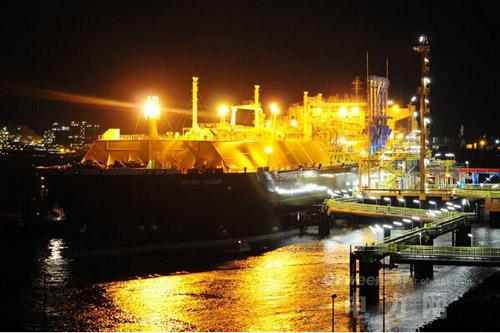
            	 　　上海，2015年2月2日——全球领先的电力和自动化技术集团ABB宣布，将为沪东中华造船（集团）有限公司新建的4条LNG船提供领先的电力推进系统。这4条LNG船由中国海洋石油总公司、中国液化天然气运输（控股）有限公司和全球油轮运营商Teekay集团共同投资和拥有，并由英国天然气集团全资子公司Methane Services Limited长期租赁和运营
