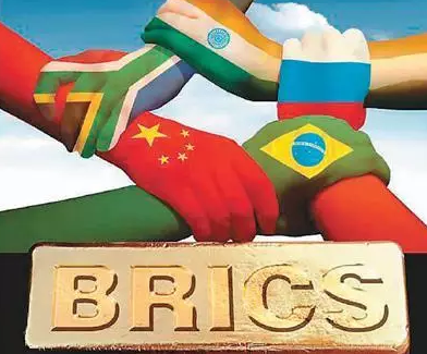 
            	“国家电网公司多年以来，致力于在各国、特别是在金砖国家的基础设施互联互通工作，充分发挥国家电网公司自有的技术、标准、装备、品牌的综合优势，在加大能源投资和基础设施互联互通当中取得了很明显的成效。”在9月4日举行的2017金砖国家工商论坛的专题研讨上，国家电网公司董事长、国际电工委员会副主席舒印彪的一席话说得不紧不慢，却掷地有声
