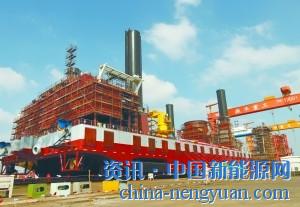                                                                                                                                                 
	　　10月28日，全球最大海上风电施工平台“龙源振华3号”在江苏南通举行下水仪式，后续将按计划进行设备调试，并开展系泊试验。

	　　平台型长100.8米，宽43.2米，型深8.4米，起重能力达