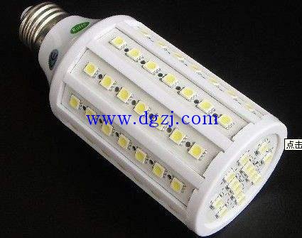 
        	led燈的工作原理,led燈的優(yōu)缺點(diǎn) 
1、工作原理：LED 即發(fā)光二極管，是一種能夠?qū)㈦娔苻D(zhuǎn)化為可見(jiàn)光的固態(tài)的半導(dǎo)體器件，它可以直接把電轉(zhuǎn)化為光。 
2、優(yōu)點(diǎn)：光效比很高，比白熾燈和熒光燈都高，理論上壽命很長(zhǎng)，發(fā)光可達(dá)10萬(wàn)小時(shí)，實(shí)際產(chǎn)品基本上30000-50000小時(shí)不是問(wèn)題，對(duì)于家用來(lái)說(shuō)夠夠的了；無(wú)紫外線和紅外線輻射；不含鉛、汞等污染元素