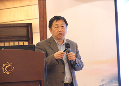 原标题：祝昉：原油短期内难以被替代 大宗化工品同质化需求将减弱            　　和讯期货消息 11月7日，由中粮期货(博客,微博)主办，郑州商品交易所特别支持的江间波浪兼天涌——第四届策略会在上海举办。本次会议邀请了宏观经济、农产品、工业品等领域的资深专家，旨在为在复杂变动中探寻的决策者们，提供独特且有价值的投资线索