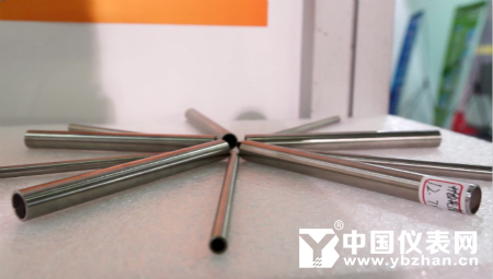 　　近年來，隨著石油、化工、天然氣、機械制造、儀器儀表等行業(yè)的快速發(fā)展，帶動了工業(yè)用不銹鋼無縫管行業(yè)的迅速成長。 　　作為一家專業(yè)生產(chǎn)不銹鋼無縫精密鋼管和高鎳合金無縫管的中外合作企業(yè)，麗水青山特材有限公司(以下簡稱“青山特材”)于9月26日-29日，參加了在上海新國際博覽中心舉辦的第28屆中國國際測量控制與儀器儀表展覽會(原多國儀器儀表展)
