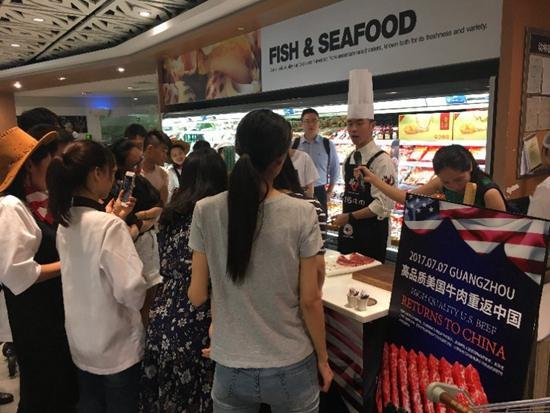 原标题：中国采购20亿美元美国农产品 中美加强能源领域合作            [文/山哥 山哥看财经原创文章，转载请注明出处] 11月8日，美国总统特朗普任内首次访华。 此次特朗普访华，随从包括29家企业领导人，来自来自能源、重工业、生命科学等各行各业