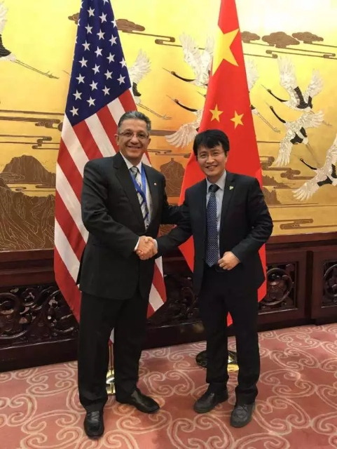 原标题：霍尼韦尔和中国合作伙伴签署两项协议             正值美国总统特朗普访华期间，霍尼韦尔11月8日宣布和中国合作伙伴签署两项协议，助推中国石油天然气和航空行业的发展。来自中美两国的政府官员以及企业高管见证了签约仪式