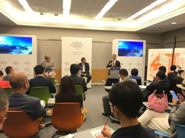原标题：高纪凡参加达沃斯商业圆桌会预言中国将引领第四次工业革命            11月2日，世界经济论坛“中国商业圆桌会”在深圳举行。百余位政府代表、行业代表、国际知名学者等嘉宾围绕“在第四次工业革命中实现弯道超车”的会议主题进行深入交流