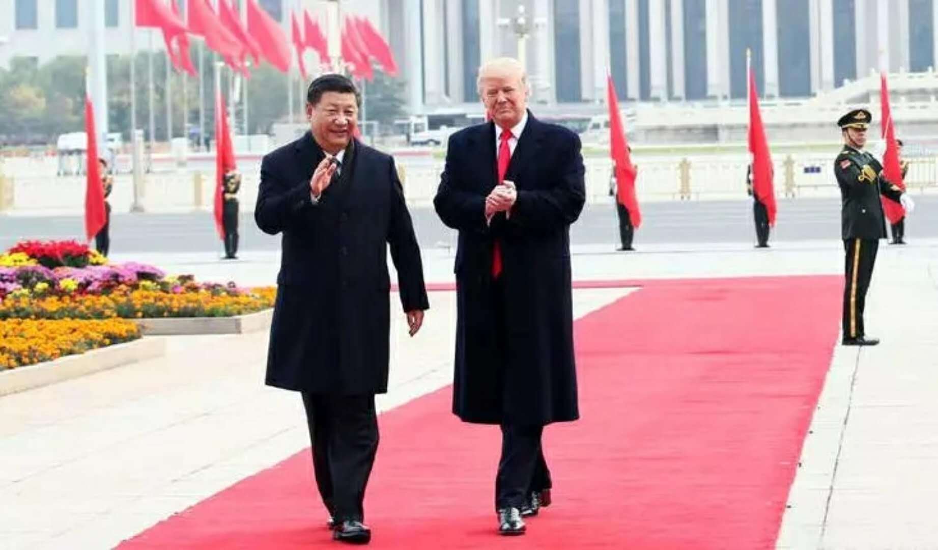 原标题：特朗普访华中美能源大单超千亿美元            11月9日，国家主席习近平在人民大会堂同美国总统特朗普共同出席中美企业家对话会，并见证了一大批重要商业成果的签约。中美签约项目34个，总金额高达2535亿美元，金额最大的集中在能源领域，超千亿美元