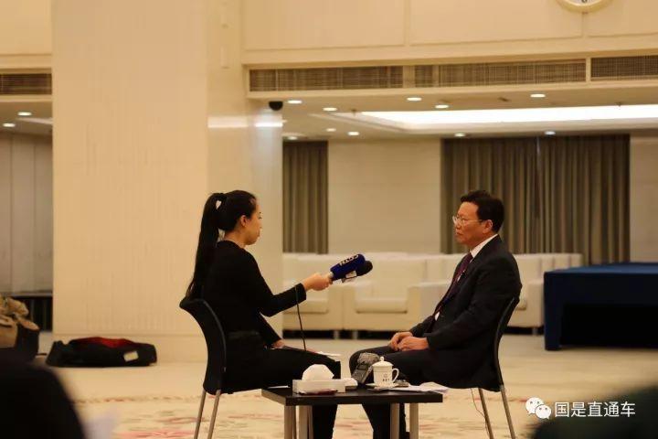 原标题：揭秘2535亿美元大单背后的故事，你不知道的都在这里            　　上周“双11”，但最大的买卖却发生在中美之间。  美国总统特朗普访华期间，中美经贸签下创纪录“大单”