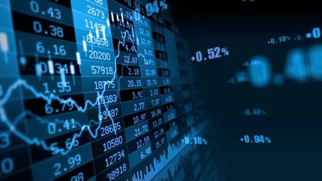 原标题：美股参考 | 能源股普跌拖累大盘再度收低，股神再买390万股苹果             【整体表现】 受油气、化学品和矿业公司股价下跌拖累，以及通用电气继续重挫6%、大银行普遍调整影响，周二美股连续第二个交易日收低。 道指收跌30.23点，跌幅为0.13%，报23409.47点；纳指跌19.72点，跌幅为0.29%，报6737.87点；标普500指数跌5.97点，跌幅为0.23%，报2578.87点
