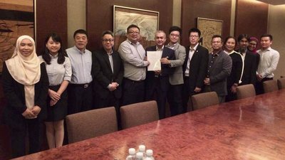 原标题：深耕东南亚 中盛能源马来西亚61MW光伏电站开建            球领先的清洁电力开发运营商 -- 中盛能源宣布联合其合作伙伴中电工程西北电力设计院与马来西亚玛拉工艺大学控股公司(UiTM Holdings)旗下领先的太阳能光伏项目开发商玛拉工艺大学太阳能公司(UiTM Solar Power Sdn Bhd)于11月8日在吉隆坡签署工程总承包合同，为后者的61MW 地面光伏电站提供工程、采购、施工建设及运维服务，项目完工后将成为迄今为止马来西亚单体规模最大的地面光伏电站之一。  全球领先的