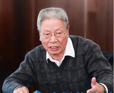 
	中國儲(chǔ)能網(wǎng)訊：衣寶廉，中國工程院院士、燃料電池專家 。現(xiàn)任中國科學(xué)院大連化學(xué)物理研究所研究員，大連交通大學(xué)環(huán)境與化學(xué)工程學(xué)院特聘教授 ， 燃料電池工程中心總工程師，大連新源動(dòng)力股份有限公司董事長，國家863《電動(dòng)汽車重大專項(xiàng)》專家組成員和燃料電池發(fā)動(dòng)機(jī)責(zé)任專家，廣東省燃料電池技術(shù)重點(diǎn)實(shí)驗(yàn)室第二屆學(xué)術(shù)委員會(huì)主任 