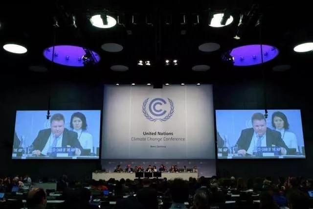 原标题：隆基受邀出席联合国气候大会 助推非洲跨步PV3.0时代            2017年11月6日，《联合国气候变化框架公约》(UNFCCC)第23次缔约方大会(COP 23)在德国波恩举行。这是一次“非常重要的会议”，大会需要为已经生效，但目前还只是框架的《巴黎协定》制定具体实施细则，积极推进各国在气候应对方面达成的共识，为2018年完成《巴黎协定》实施细则谈判奠定基础