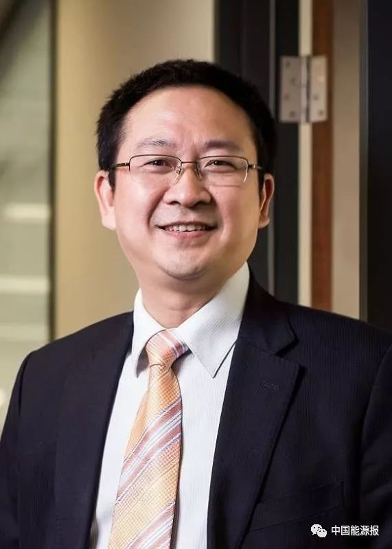 原标题：保利协鑫副总裁吕锦标：金刚线切多晶硅片市场需求远超预期            价格坚挺到“930”大限两周后，国内单晶硅片价格终于应声而落。十月的最后一周，国内两家单晶硅片企业先后调低了产品价格，每片下调0.4元，跌幅达6%以上，这是今年以来单晶硅片首次大幅度降价，其他厂家单晶硅片也被动一并降价