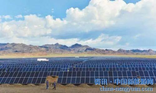                                                                                                                                                 
	　　近日，国家863课题"高密度分布式能源接入交直流混合微电网关键技术"示范工程在浙江上虞投入运行。据了解，该示范工程提供了高密度分布式能源接入的新模式，为光伏、风电等新能源安全稳定接入大电网扫清了