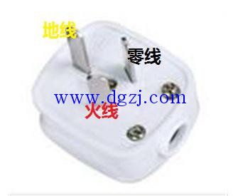 
        	三相插頭怎么接線圖解?三相插頭接線示意圖 
如果是單相電源（220V）的三孔插頭，插頭上標(biāo)注有L符號端應(yīng)該與電源火線（使用試電筆測試亮的一條）連接，插頭上標(biāo)注有N符號端接電源零線，插頭上畫的地符號接電源保護接地線。如果是三相電源（380V）插頭，它有四個接線柱（四插頭），四插頭的中間有一個插頭比其它三個插頭要粗，應(yīng)該接電源零線，其它三個插頭分別接電源A、B、C三相即可，如果這個插頭是接電動機的，電動機可能出現(xiàn)反轉(zhuǎn)，可以打開插頭，將接在接線柱A與B線換一下位置即可解決