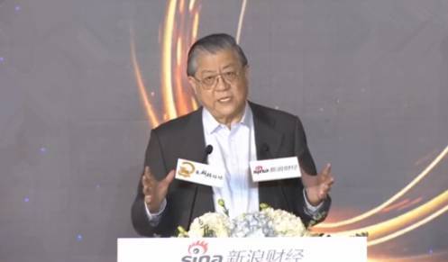原标题：许善达：呼吁尽快降低宏观税负，应对美国挑战            11月22日，国家税务总局原副局长、联办财经研究院院长许善达出席了2017新浪金麒麟论坛，并做了精彩演讲，一起来看看吧…  来源：经济的常识（id：jjchangshi）整理自许善达先生在2017新浪金麒麟论坛上的演讲，未经本人审阅 · 美国人主导的大变局 80年代以来的三十年，出现了一个很大的变局。这个变局是由美国人主导的，发生的起点是美国的页岩气采集技术