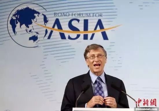 原标题：比尔·盖茨当选中国工程院外籍院士，没想到，他最想做的事情是…             图片来源：中新网 现在看来，比尔·盖茨对中国的关注以及相关合作的开展，一切都在朝着自己理想的方向前进。 / 文｜张弘一 除了成功的企业家和慈善家，62岁的亿万富翁、微软创始人比尔·盖茨在中国多了一重角色