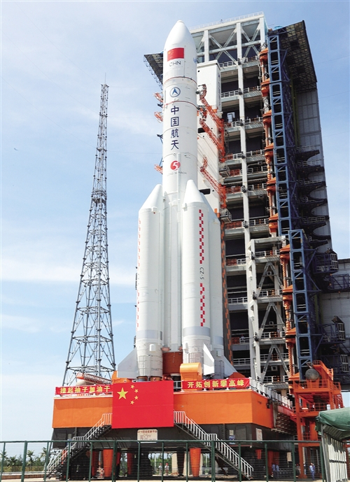 原标题：航天强国，逐梦浩瀚太空                            在海南文昌航天发射场拍摄的长征五号遥二火箭。张文军摄（新华社发）  党的十九大报告明确提出建设航天强国的战略目标