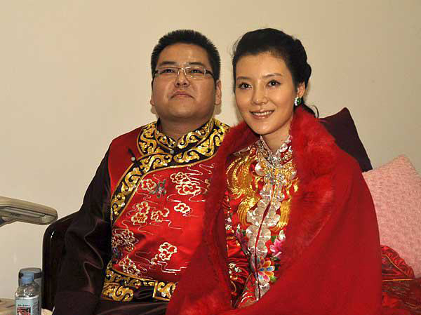 原标题：前山西首富被限制出境：曾迎娶影星，百亿企业破产             12月5日，搜狐财经获悉，山西省前首富李兆会因不履行法院判决，已于近期被上海市第一中级人民法院限制出境。 搜狐财经注意到，李兆会被限制出境，与一笔2.16亿元的执行金额有关