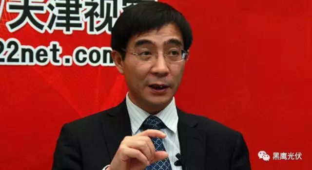 原标题：进击的中环股份，争议的“颠覆者”（深度起底中环股份）            中环股份和隆基股份被称为单晶领域的“双寡头”。 但这两年，中环股份的“风头”似乎都被隆基股份“抢走”了