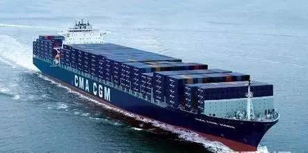 原标题：达飞为9艘22000TEU大船签下30万吨/年LNG燃料采购大单            导语  12月4日，达飞集团（CMA CGM）发布消息称，达飞集团与道达尔已经签署了一项协议，从2020年开始每年供应约30万吨液化天然气（LNG），为期10年。这一史无前例的LNG燃料库将为达飞集团的9艘新建巨型集装箱船提供燃料
