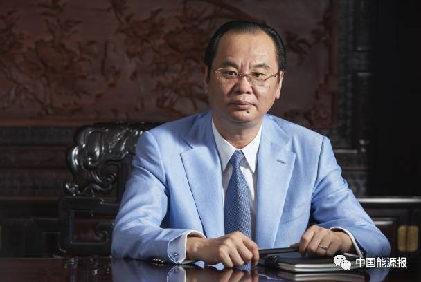 原标题：浙江之信控股集团章根江解读：多行业布局，商业模式的创新之道            新能源汽车产业近几年获得了飞速的发展，是中国“三新”经济的代表性行业之一。中国的新能源汽车产业从无到有，成为全球领先的产业，尤其是其中的动力电池产业，产业规模位居全球第一，在整个产业成长的过程中，一部分先知先觉的企业纷纷投身该产业，并出现了一些具有核心竞争力的公司，助力国家实现“弯道超车”
