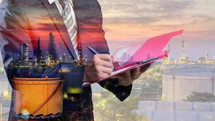 原标题：〖鼓掌头条〗重磅：原油期货上市在即！             据媒体报道，为确保原油期货平稳推出，12月9日至10日，上海期货交易所（下称上期所）、上海期货交易所子公司上海国际能源交易中心（下称上期能源）与中国期货市场监控中心、期货公司会员、石油企业、行情转发商共同开展第五次原油期货全市场生产系统演练。据悉，本次演练全程运行顺利，达到预期效果