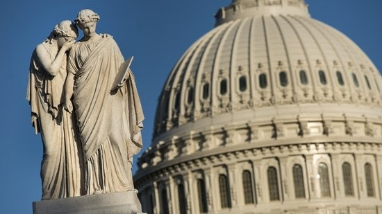 原标题：特朗普有意在NAFTA中加入能源条款            据美媒透露，美国总统特朗普12月5日在与两位参议员的会谈中表示，希望在当前正在谈判的北美自由贸易协定（NAFTA）中纳入能源方面的内容。参议员Lindsey Graham（R-SC）表示，特朗普总统非常支持在协定中增加关于能源内容的规定，希望借此消除北美自由贸易协定中的一些不平等现象