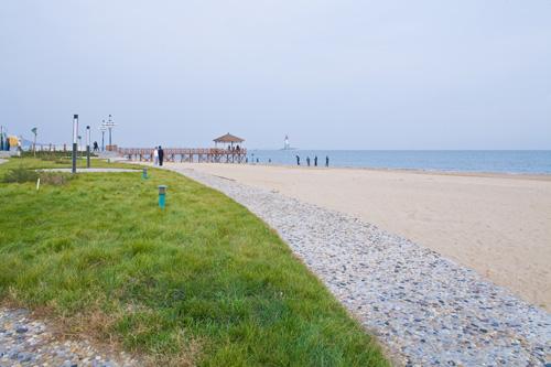 　　如果说大海是生命的摇篮，那么准确可靠的监测数据，就是把脉海洋的健康。近年来，浙江温州市海洋监测内容全面拓展，从“海陆空”立体式监测网络，到建成我国首个领海基线外海洋综合观测平台，创成全国首批国家级海洋减灾示范区之一，再到日前海洋环境实时在线监控体系进入全面启动阶段……一张覆盖整个温州近海海域海洋监测体系的大网络正在形成
