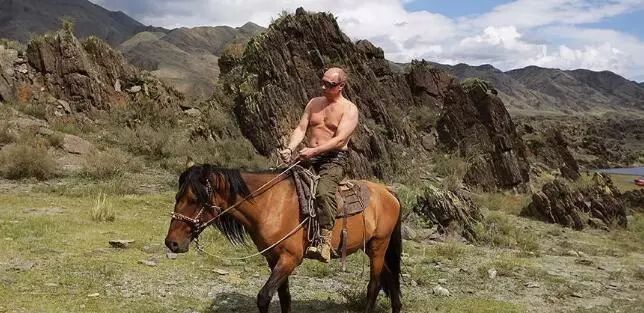 原标题：刚刚，中俄联手宣布，普京亲自下令，400万吨“国宝”运往中国！打破韩国、新加坡长期垄断！            前几天普京宣布将参加2018年大选，他说：“俄罗斯将一直向前进，任何人、任何时候都无法阻止这一前进的脚步。” 给我二十年，还你一个强大的俄罗斯！这何尝不是普京的内心所想