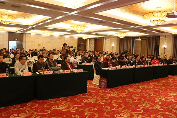 
                
	
                    
	12月10日，清华无锡校友会、上海校友会长三角金融投资与产业发展专业委员会2017年年会在无锡江南大学召开，远东控股集团创始人、董事局主席、党委书记蒋锡培受邀出席并讲话。

	

	年会现场

	蒋锡培表示，很荣幸能够成为清华大学学子