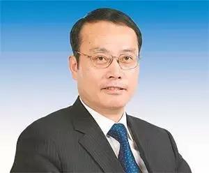 原标题：【重磅】国家能源投资集团聘任5名外部董事 原神华国电外部董事解聘            据国资委网站消息，近日，国家能源投资集团有限责任公司聘任5名外部董事。聘任刘国胜、田会、史丹、曲大庄、赵吉斌为国家能源投资集团有限责任公司外部董事，聘期3年(自2017年11月至2020年10月)