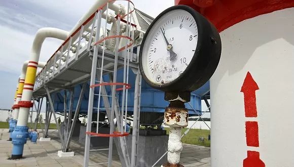 原标题：为保证居民用气需求 西南地区暂停供应工业用天然气            中石化西南石油局预计，再遇持续低温，仅川渝地区今冬明春最大供应缺口就可能达到2000万立方米/日。  今冬明春，中国天然气供需形势严峻