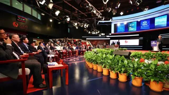 原标题：林洋能源再次入围全球新能源500强榜单            近日，“一带一路”国际能源高峰论坛在人民日报社举行，备受关注的“2017全球新能源企业500强榜单”在会上发布，凭借在新能源领域的突出表现，林洋能源再次成功入围榜单。  此次评选是《中国能源报》与中国能源经济研究院共同推出的针对全球新能源行业的评选活动，范围涉及太阳能、风能、地热能、储能等产业，评选办法参照国际通行方式，致力于打造一个权威客观的全球新能源企业排行榜，该评选结果已经连续七年发布