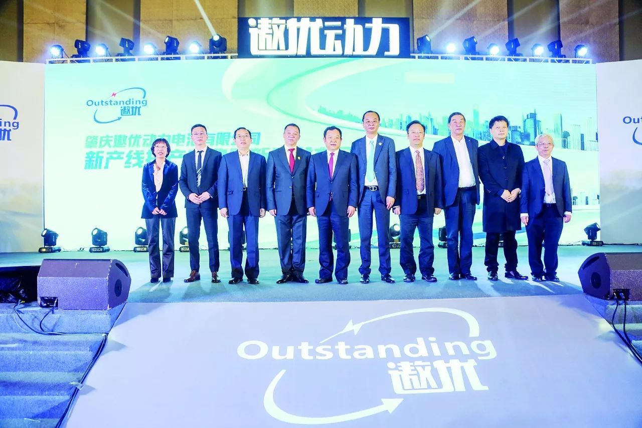 原标题：富锂锰电池将掀起行业技术革命，是谁在引领？             △遨优动力新产线投产庆典暨新品发布会现场领导合照 遨优动力/供图 新能源产业犹如一股春风，吹醒了行业，吹动了资本，国内大批企业家跟随着政策的春风投身到新能源产业之中。 12月8日，隶属于浙江之信控股集团的浙江遨优动力系统有限公司“新产线投产庆典暨新品发布会”在广东肇庆市高新区举办，全球首批可产业化富锂锰电池面世，记者采访了浙江遨优动力系统有限公司总经理陈光森博士，听听他讲讲背后的故事
