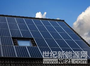 自2013年以来，澳大利亚清洁能源金融公司(CEFC)在20个大型项目中投资了总量达1GW的太阳能项目，总投资额达到8.98亿澳元(约合6.89亿美元)。



CEFC大型太阳能项目总监表示，“在电力结构中增加可再生能源发电量对于澳大利亚经济而言，在本世纪下半叶实现净零排放至关重要