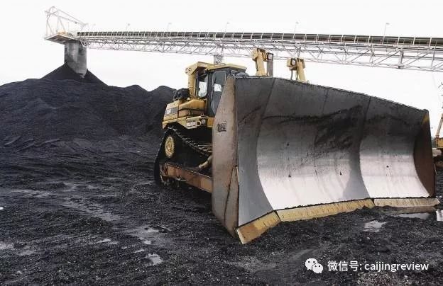 原标题：矿业的绿化             特朗普成为美国总统让矿业——特别是煤炭业——成为去年的热点政治话题。6月，在其第一次白宫内阁会议期间，特朗普提出他的的能源政策要让矿工们恢复工作，并给这个经济中陷入麻烦的部门带来转变