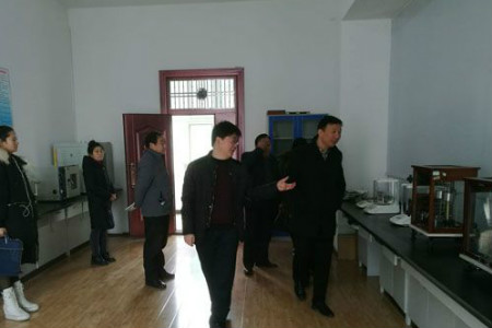 　　12月15日至16日，陕西省质量技术监督局组织省市专家组一行，对石泉县食品药品和质量技术检验检测中心法定计量授权(扩项考核)进行检测考核。  　　考核组组长由汉中市质检中心主任、计量高级工程师张洪彬担任，偕同注册计量师三位专家对石泉县食品药品和质量技术检验检测中心扩项的民用三表(水表、燃气表、电能表)项目进行了考核